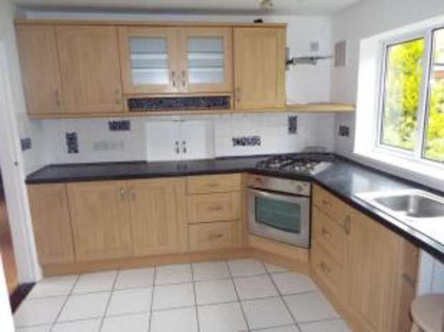  Image of 4 bedroom Detached house for sale in Lakeside Bracknell RG42 at Bracknell Berkshire Newell Green, RG42 2LE