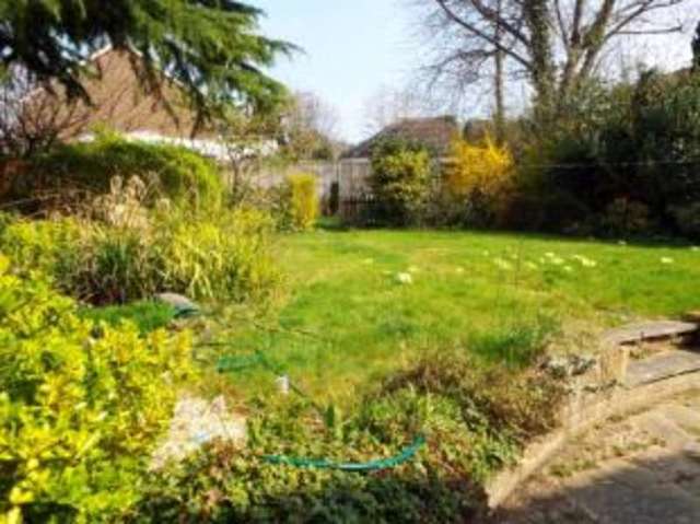  Image of 4 bedroom Detached house for sale in Lakeside Bracknell RG42 at Bracknell Berkshire Newell Green, RG42 2LE