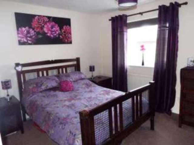  Image of 2 bedroom End of Terrace for sale in Hale End Bracknell RG12 at The Warren Bracknell Easthampstead, RG12 9YH