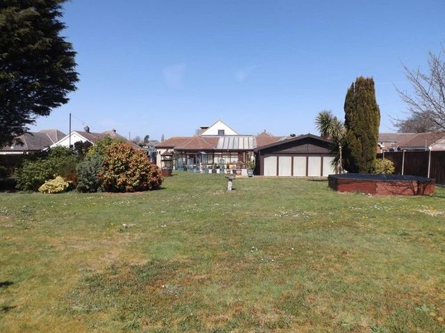  Image of 6 bedroom Detached house for sale in Long Lane Bradwell Great Yarmouth NR31 at Long Lane Bradwell Great Yarmouth, NR31 8PW