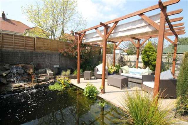  Image of 3 bedroom Semi-Detached house for sale in Bramley Road Broadwater Worthing BN14 at Broadwater, BN14 9DR
