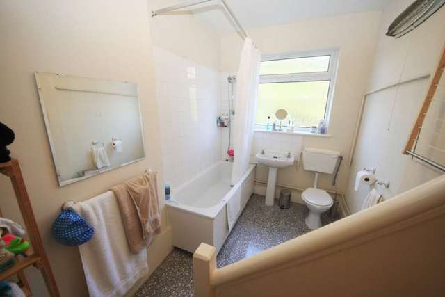  Image of 1 bedroom Flat to rent in Brixton Hill London SW2 at Brixton Hill Brixton London, SW2 1QN