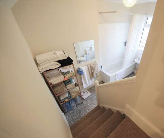  Image of 1 bedroom Flat to rent in Brixton Hill London SW2 at Brixton Hill Brixton London, SW2 1QN