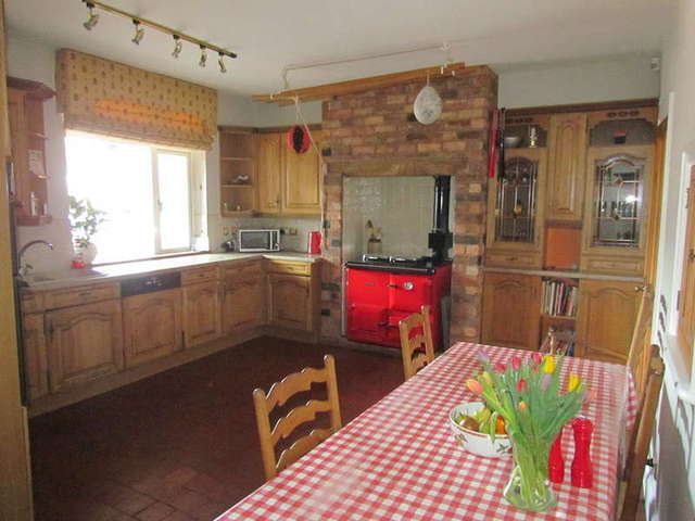  Image of 6 bedroom Semi-Detached house for sale in Bromwich Road Worcester WR2 at Worcester Worcestershire Worcester, WR2 4AR