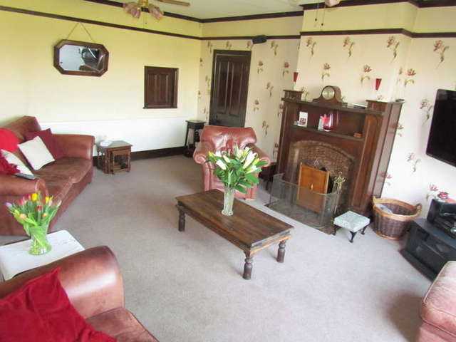  Image of 6 bedroom Semi-Detached house for sale in Bromwich Road Worcester WR2 at Worcester Worcestershire Worcester, WR2 4AR