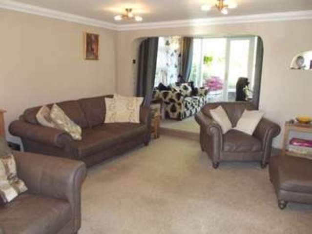  Image of 3 bedroom Detached house for sale in Broomfield Road Tilehurst Reading RG30 at Reading Berkshire Tilehurst, RG30 6AJ