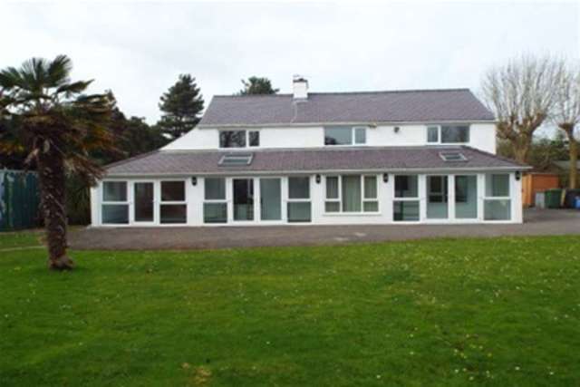  Image of 4 bedroom Detached house to rent in Brynsiencyn Llanfairpwllgwyngyll LL61 at Llanfairpwllgwyngyll, LL61 6UR