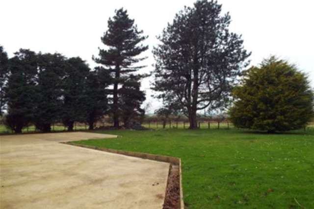  Image of 4 bedroom Detached house to rent in Brynsiencyn Llanfairpwllgwyngyll LL61 at Llanfairpwllgwyngyll, LL61 6UR