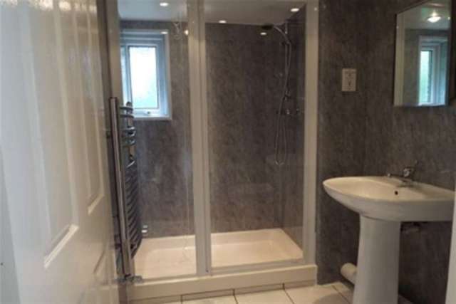  Image of 4 bedroom Detached house to rent in Brynsiencyn Llanfairpwllgwyngyll LL61 at Llanfairpwllgwyngyll, LL61 6UR