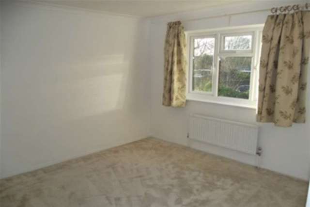  Image of 2 bedroom Terraced house to rent in The Windsors Buckhurst Hill IG9 at Buckhurst Hill, IG9 6DJ
