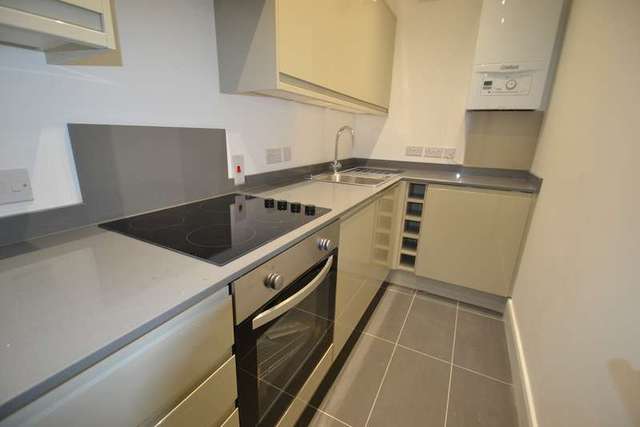  Image of 2 bedroom Flat to rent in Buckingham Road London NW10 at Harlesden  London, NW10 4RJ