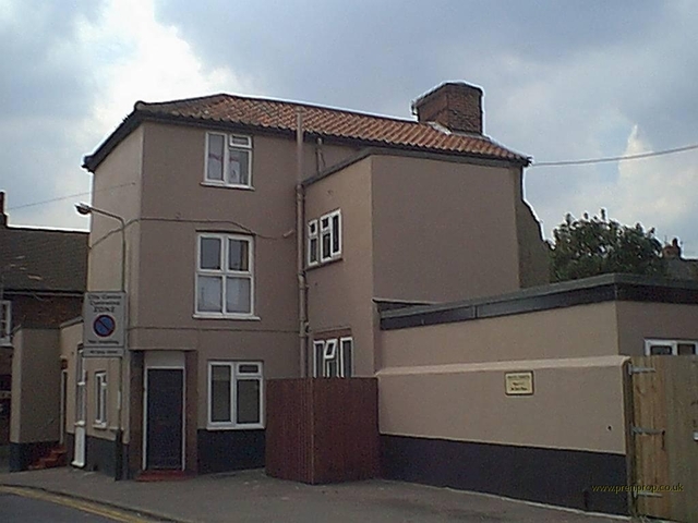  Image of 1 bedroom Studio flat to rent in Bull Close Norwich NR3 at Norwich, NR3 1SX