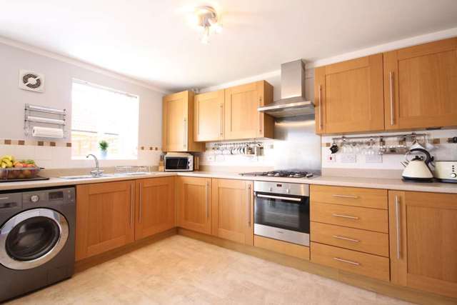  Image of 4 bedroom Detached house for sale in Butler Drive Bracknell RG12 at Butler Drive  Bracknell, RG12 8DA