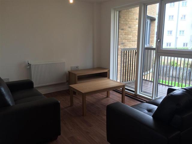  Image of 2 bedroom Flat to rent in Guinness Court Leafy Way Croydon CR0 at Cabot Close  CROYDON, CR0 4WL