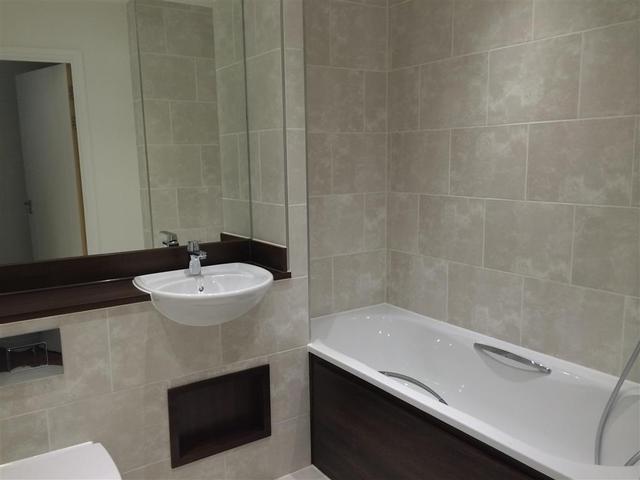  Image of 2 bedroom Flat to rent in Guinness Court Leafy Way Croydon CR0 at Cabot Close  CROYDON, CR0 4WL