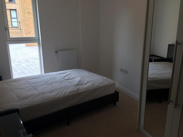  Image of 2 bedroom Flat to rent in Guinness Court Leafy Way Croydon CR0 at Cabot Close  CROYDON, CR0 4WL