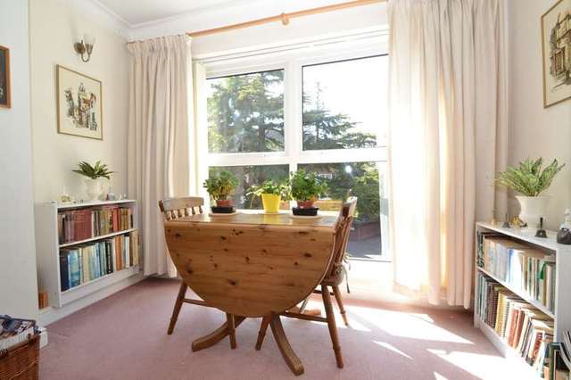  Image of 2 bedroom Flat for sale in Canford Cliffs Road Canford Cliffs Poole BH13 at 162-164 Canford Cliffs Road Canford Cliffs Poole, BH13 7EL