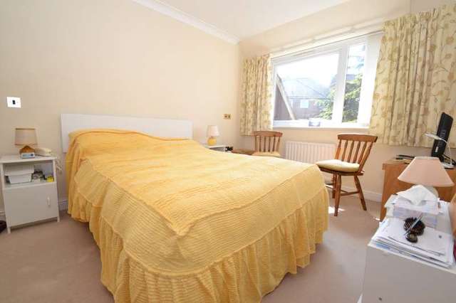  Image of 2 bedroom Flat for sale in Canford Cliffs Road Canford Cliffs Poole BH13 at 162-164 Canford Cliffs Road Canford Cliffs Poole, BH13 7EL