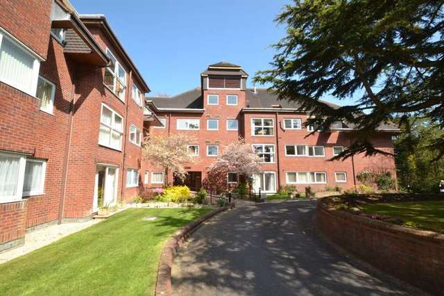  Image of 2 bedroom Flat for sale in Canford Cliffs Road Canford Cliffs Poole BH13 at 162-164 Canford Cliffs Road Canford Cliffs Poole, BH13 7EL