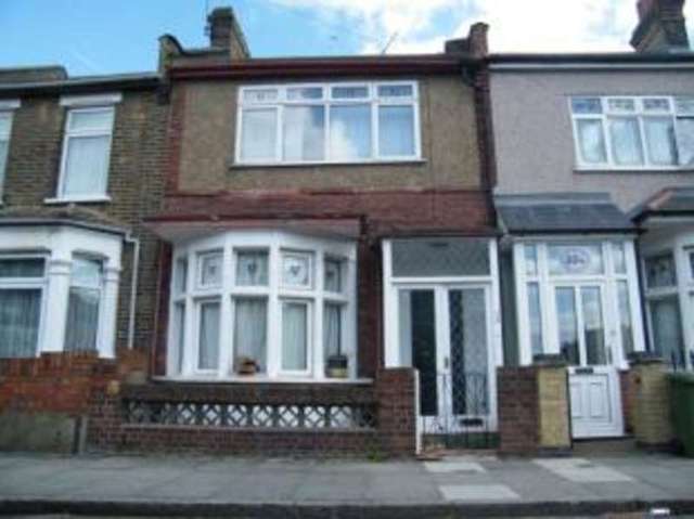  Image of 3 bedroom Terraced house for sale in Hilda Road London E16 at London  Canning Town, E16 4NW