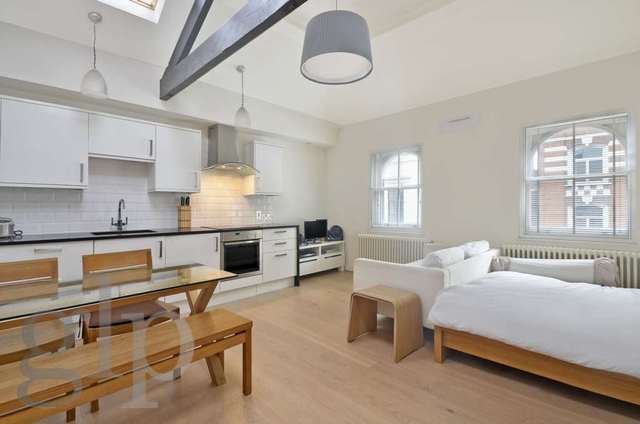  Image of Studio flat to rent in Catherine Street London WC2B at Catherine Street Covent Garden London, WC2B 5JS