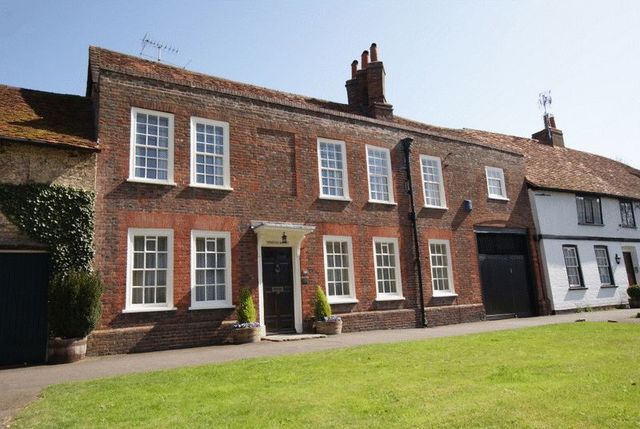  Image of 5 bedroom Detached house for sale in Aylesbury Road Wendover Aylesbury HP22 at Aylesbury Road Wendover Wendover, HP22 6JQ