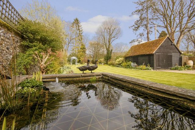 Image of 5 bedroom Detached house for sale in Aylesbury Road Wendover Aylesbury HP22 at Aylesbury Road Wendover Wendover, HP22 6JQ