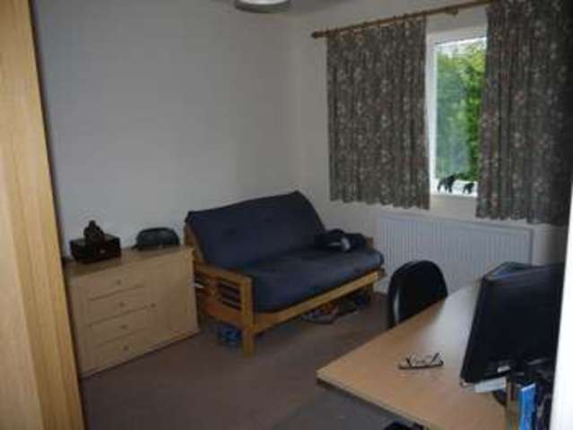  Image of 2 bedroom Detached house to rent in Chancellor Road Walton Street BA16 at Chancellor Road  Walton, BA16 9RX