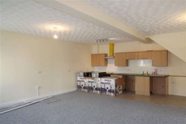  Image of 3 bedroom Detached house to rent in Victoria Avenue Chard TA20 at Chard, TA20 1HE