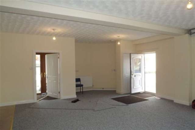  Image of 3 bedroom Detached house to rent in Victoria Avenue Chard TA20 at Chard, TA20 1HE