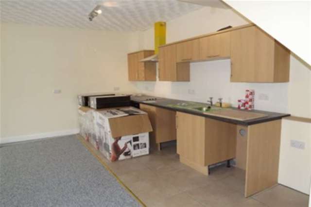  Image of 3 bedroom Detached house to rent in Victoria Avenue Chard TA20 at Chard, TA20 1HE