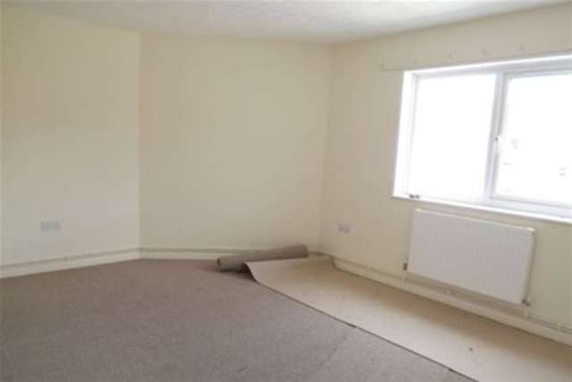  Image of 3 bedroom Detached house to rent in Victoria Avenue Chard TA20 at Chard, TA20 1HE