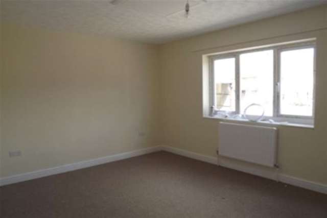  Image of 2 bedroom Detached house to rent in Victoria Avenue Chard TA20 at Chard, TA20 1HE