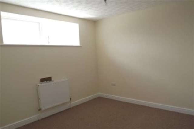  Image of 2 bedroom Detached house to rent in Victoria Avenue Chard TA20 at Chard, TA20 1HE