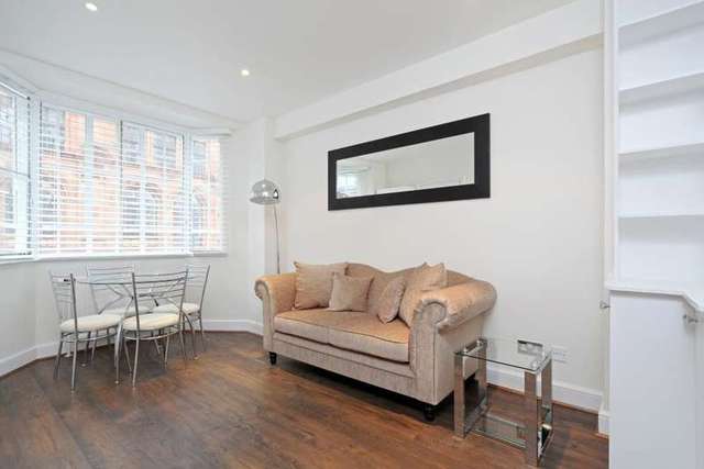  Image of 1 bedroom Flat to rent in Chelsea Cloisters Sloane Avenue London SW3 at Chelsea Cloisters  Sloane Avenue, SW3 3DP