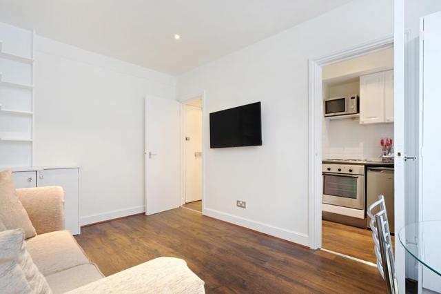  Image of 1 bedroom Flat to rent in Chelsea Cloisters Sloane Avenue London SW3 at Chelsea Cloisters  Sloane Avenue, SW3 3DP