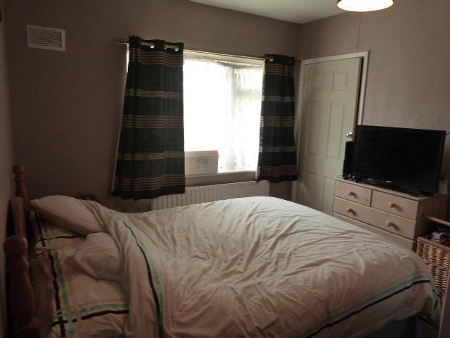  Image of 2 bedroom Maisonette to rent in Chestnut Close West Drayton UB7 at Sipson  West Drayton, UB7 0JT