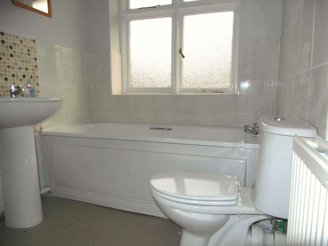  Image of 3 bedroom Semi-Detached house to rent in Chetwynd Road Newport TF10 at Chetwynd Road  Newport, TF10 7JZ