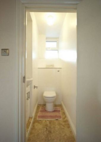  Image of 4 bedroom Flat to rent in Chichester Road London W2 at Paddington W2 London, W2 6PJ