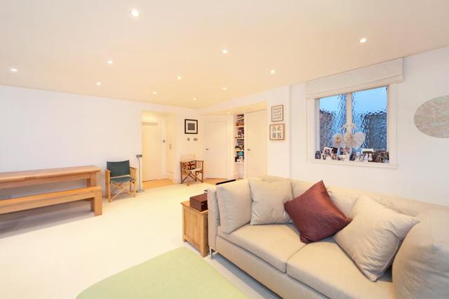  Image of 2 bedroom Flat to rent in Baker Street London NW1 at Baker Street  London, NW1 5SQ