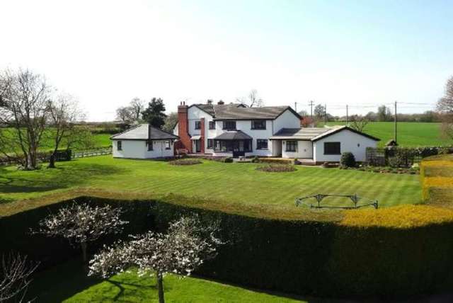  Image of 6 bedroom Detached house for sale in Church Road Mountnessing Brentwood CM13 at Church Road  Mountnessing, CM13 1UH