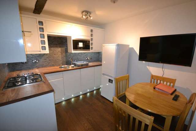  Image of 2 bedroom Detached house to rent in Church Street Caversham Reading RG4 at Church Street Caversham Reading, RG4 8AT