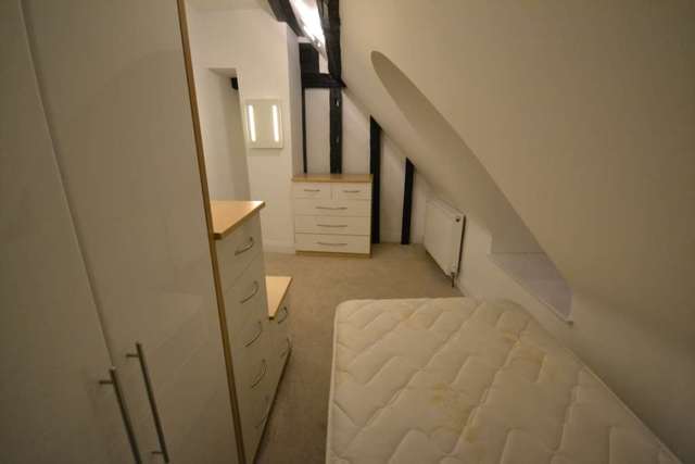  Image of 2 bedroom Detached house to rent in Church Street Caversham Reading RG4 at Church Street Caversham Reading, RG4 8AT