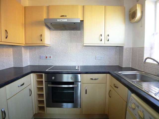  Image of 1 bedroom Flat to rent in Churchill Close Dartford DA1 at Churchill Close  Dartford, DA1 1QL