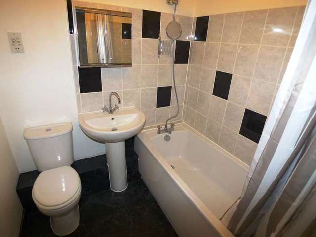  Image of 1 bedroom Flat to rent in Churchill Close Dartford DA1 at Churchill Close  Dartford, DA1 1QL