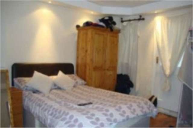  Image of Studio flat to rent in Churchway London NW1 at London, NW1 1LT