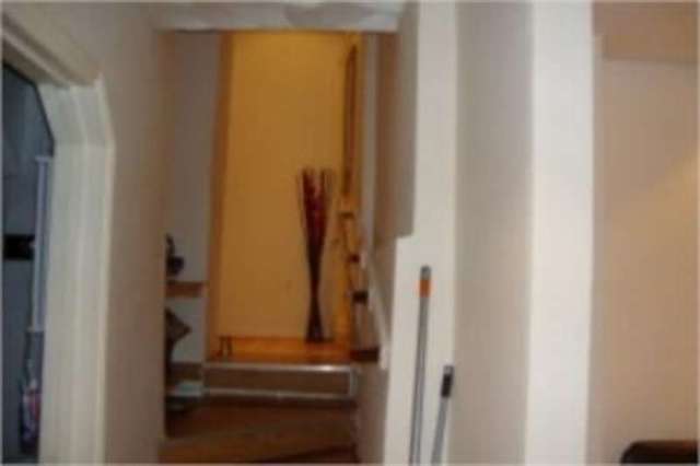  Image of Studio flat to rent in Churchway London NW1 at London, NW1 1LT