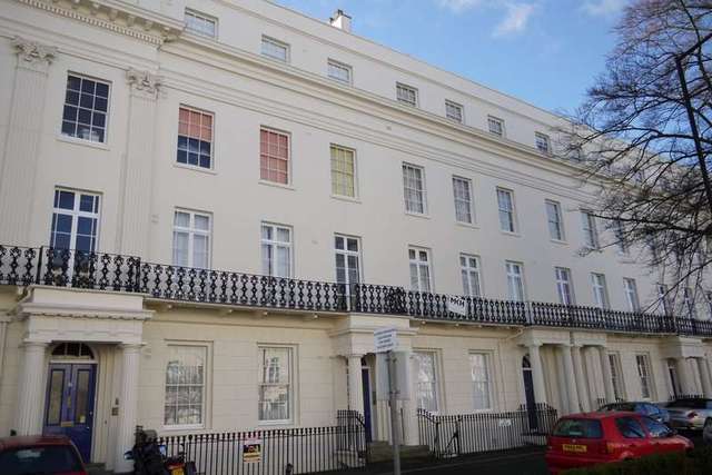  Image of 2 bedroom Flat to rent in Clarence Terrace Warwick Street Leamington Spa CV32 at Leamington Spa Warwickshire, CV32 5LD