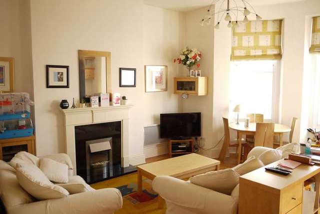  Image of 2 bedroom Flat to rent in Clarence Terrace Warwick Street Leamington Spa CV32 at Leamington Spa Warwickshire, CV32 5LD