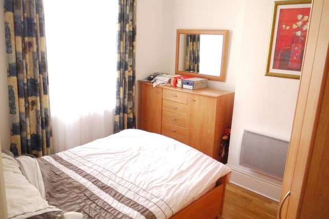  Image of 2 bedroom Flat to rent in Clarence Terrace Warwick Street Leamington Spa CV32 at Leamington Spa Warwickshire, CV32 5LD